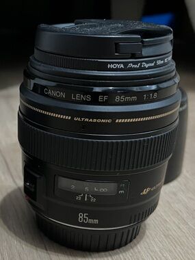 Canon EF 85mm f/1.8 USM Lens